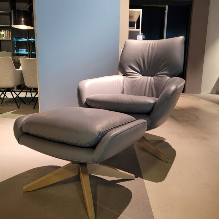 Leolux Fauteuil + Hocker Lloyd