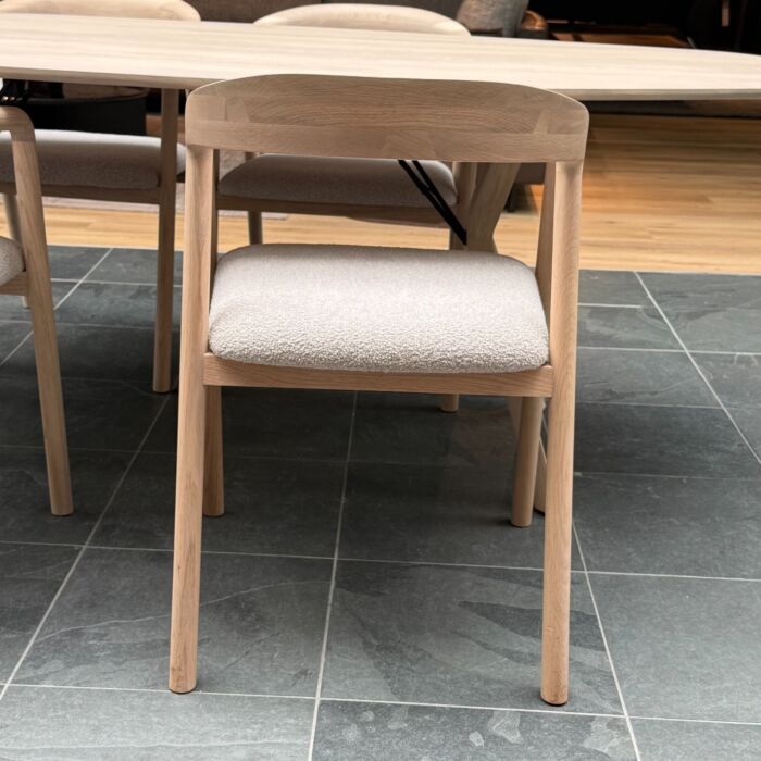 Eetkamerstoel ST2410