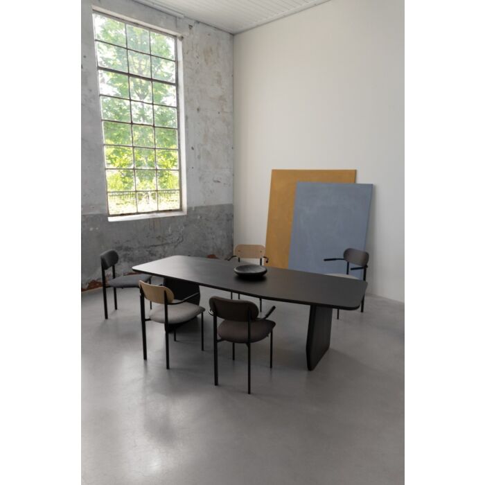 Studio HENK Eettafel Slant Zwart 