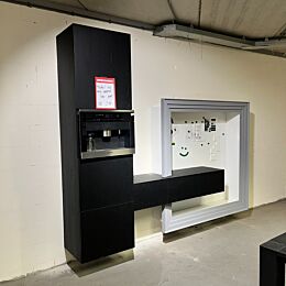 Wandkast met Miele koffie apparaat